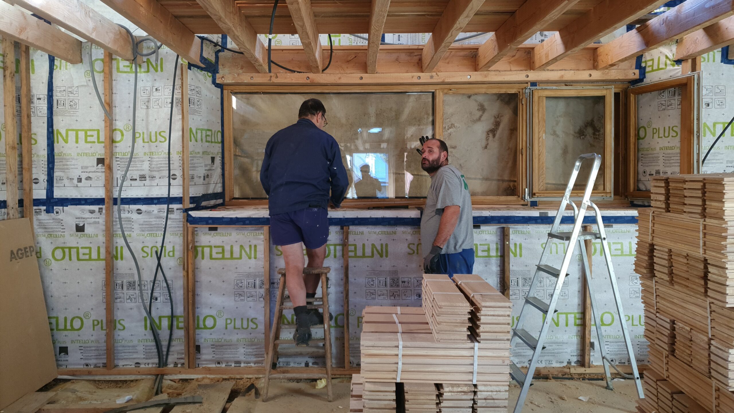 Pose des vitres des fenêtres