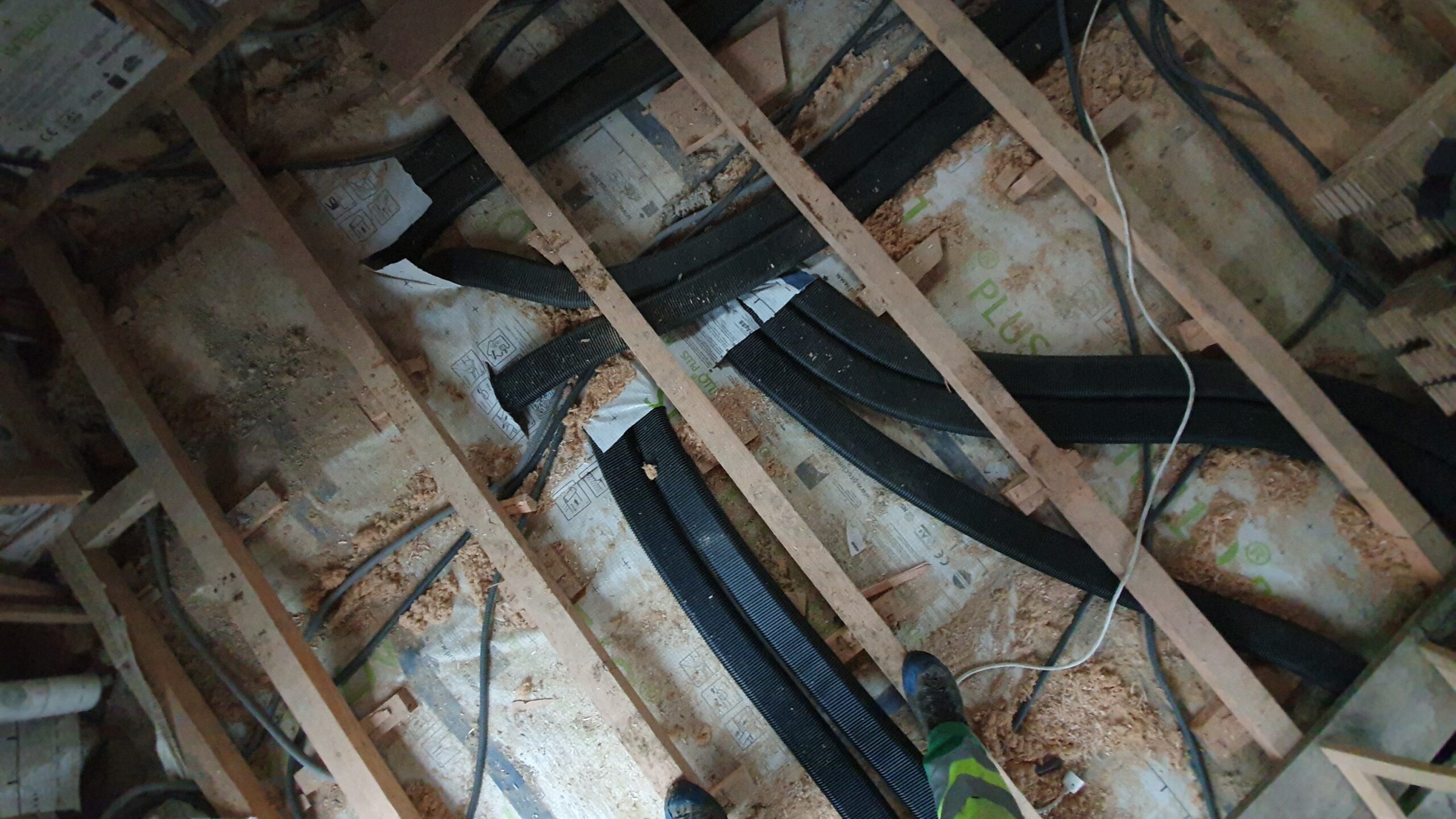 Installation des conduits pour la ventilation mécanique contrôlée