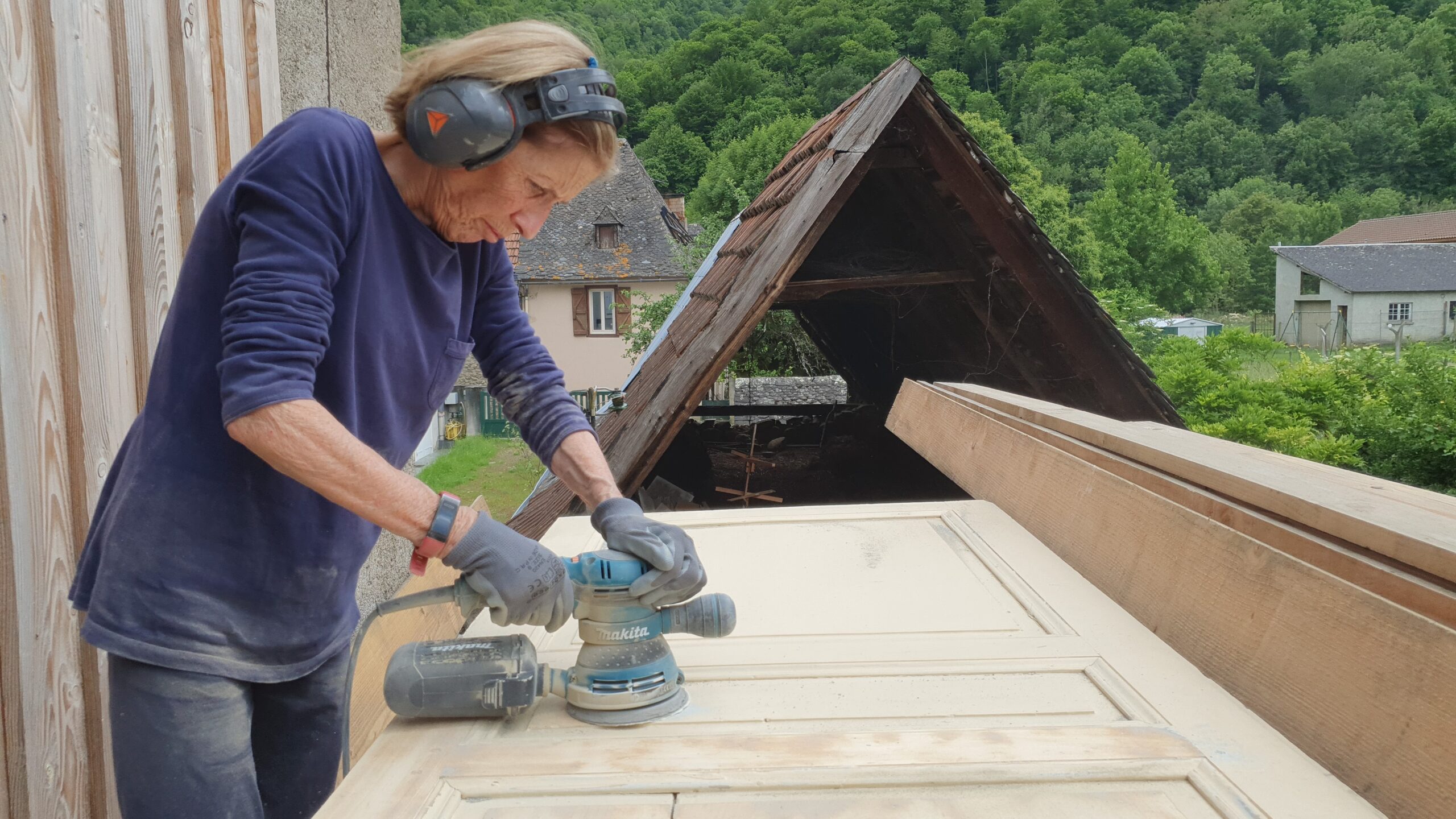 Recuperation et nettoyage des portes de l’ancien maison